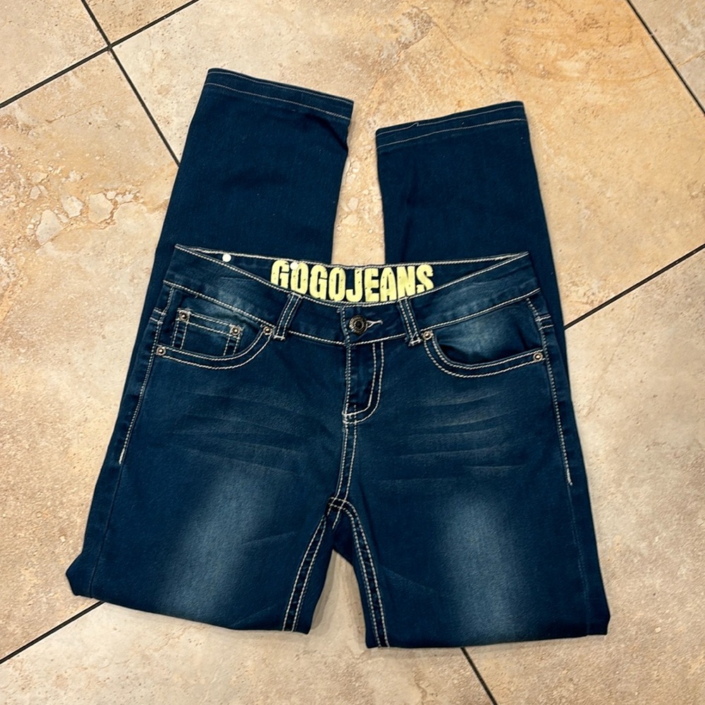 GOGO Jeans Law Cut skinny Leg size 7x26.5